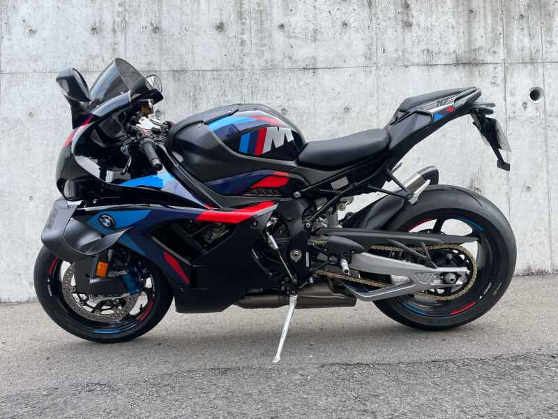 BMW M1000RR 2025