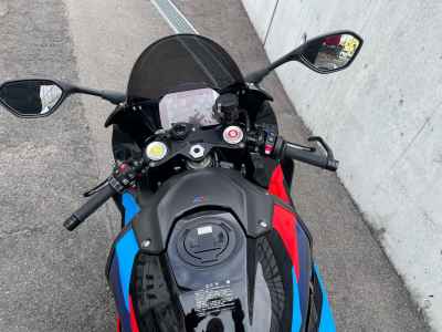 BMW M1000RR 2025