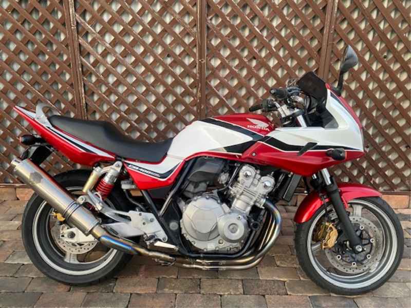Honda CB400 Super Boldor 2009