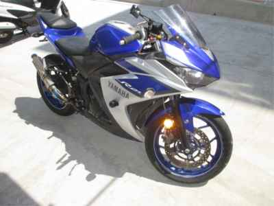 Yamaha YZF-R25 2015