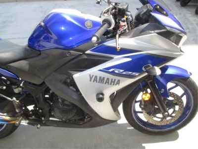 Yamaha YZF-R25 2015