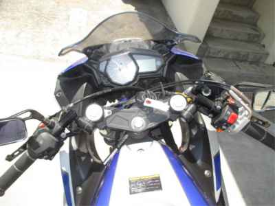 Yamaha YZF-R25 2015