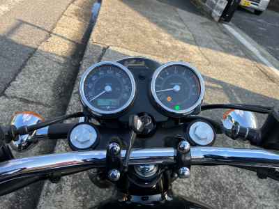 Kawasaki W800 2025
