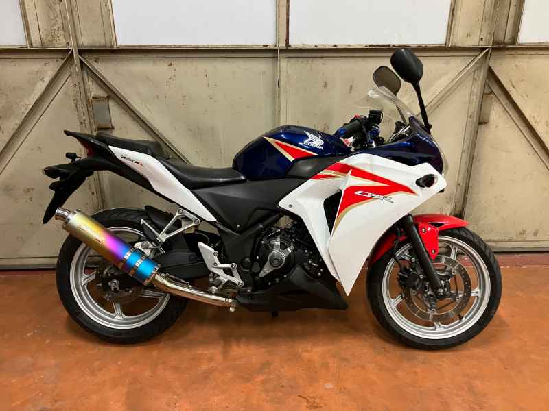 Honda CBR250R 2011