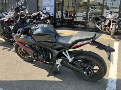 Honda CBR650R E-Clutch 2025