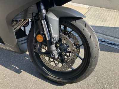 Honda CBR650R E-Clutch 2025
