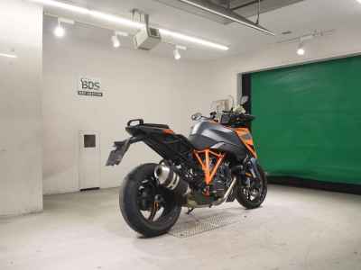 KTM 1290 Super Duke GT 2023