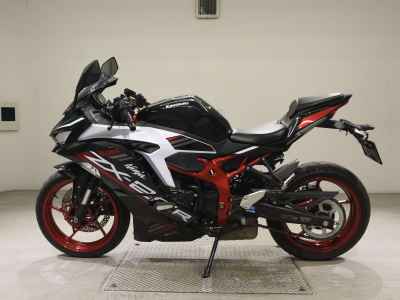 Kawasaki Ninja ZX-25R 2021