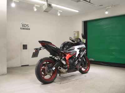 Kawasaki Ninja ZX-25R 2021