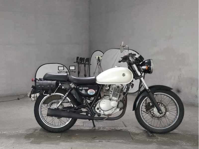 Suzuki ST250E
