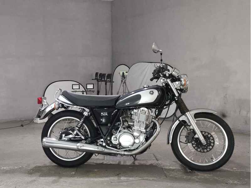 Yamaha SR400 2021