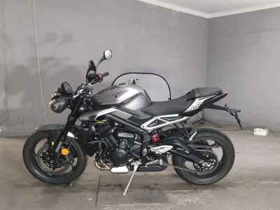 Triumph Street Triple R 2025