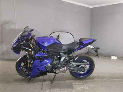 Yamaha YZF-R7 2025