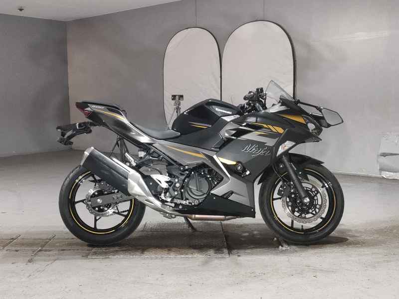 Kawasaki Ninja 400 2021