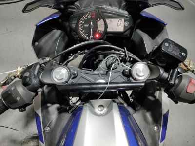 Yamaha YZF-R25 2015