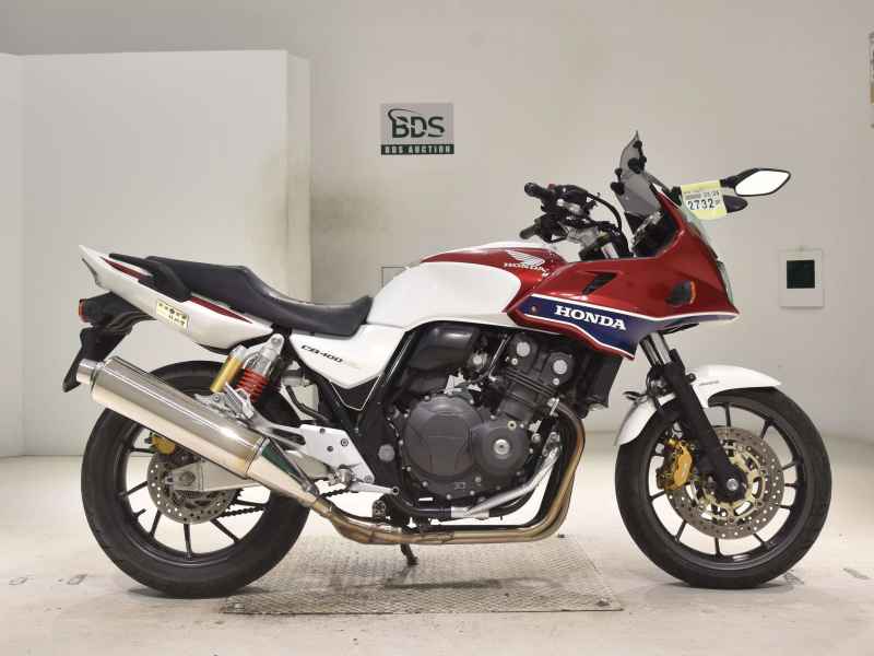 Honda CB400 Super Boldor 2015