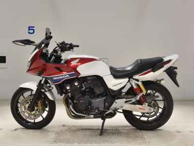 Honda CB400 Super Boldor 2015