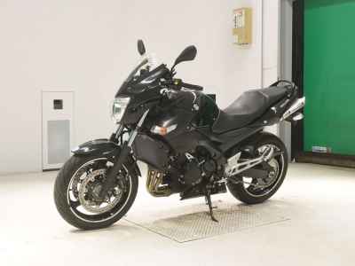Suzuki GSR400 2012