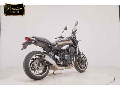 Kawasaki Z900RS 2022
