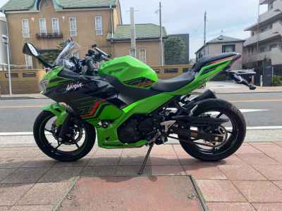 Kawasaki Ninja 400 KRT Edition 2024