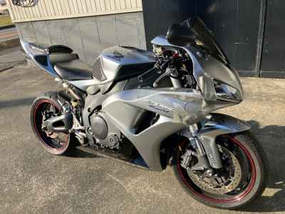 Honda CBR1000RR 2006