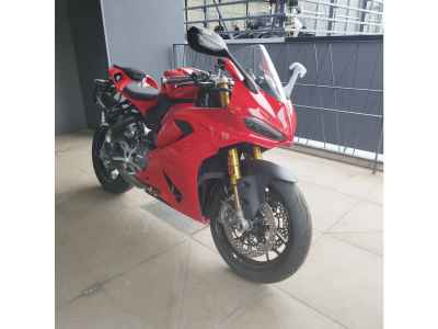 Ducati Panigale V2 2025