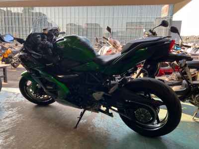 Kawasaki Ninja H2 SX 2018