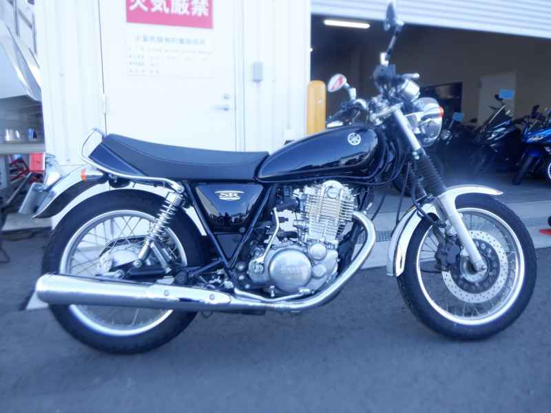 Yamaha SR400 2016