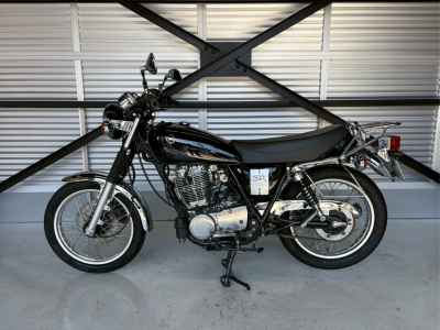 Yamaha SR400 2020