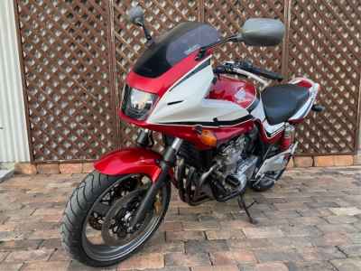 Honda CB400 Super Boldor 2009