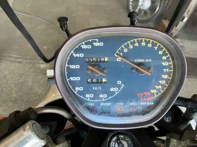 Suzuki GSX250S Katana