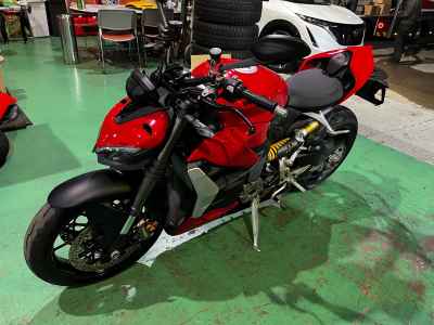 Ducati Streetfighter V2 2023