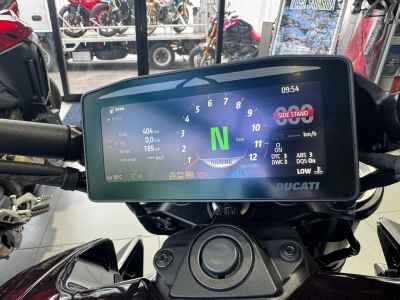 Ducati XDiavel V4 2025
