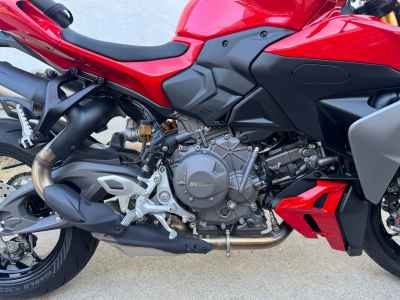 Ducati Streetfighter V2S 2026