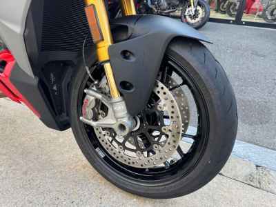 Ducati Streetfighter V2S 2025