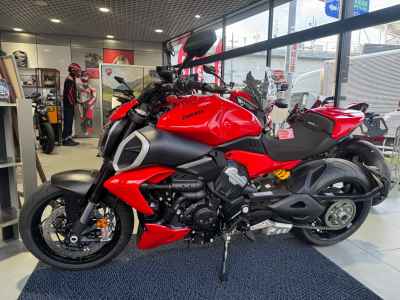 Ducati Diavel V4 2026