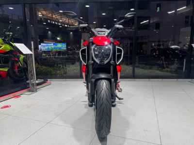 Ducati Diavel V4 2026