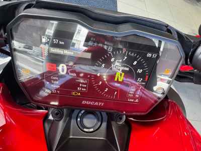 Ducati Diavel V4 2026