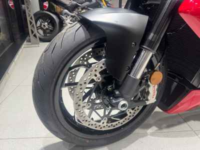 Ducati Diavel V4 2026