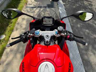 Ducati Panigale V2S 2025