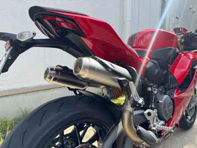 Ducati Panigale V2S 2025