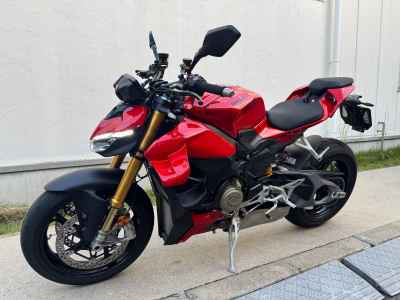 Ducati Streetfighter V4S 2025