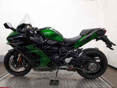 Kawasaki Ninja H2 SX 2023