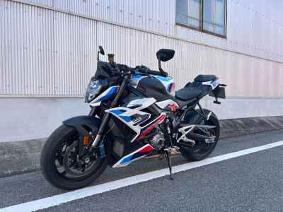 BMW M1000R 2024