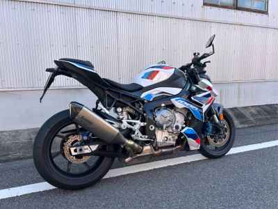 BMW M1000R 2024