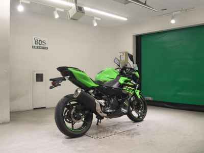 Kawasaki Ninja 400 KRT Edition 2019