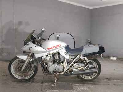 Suzuki GSX400S Katana