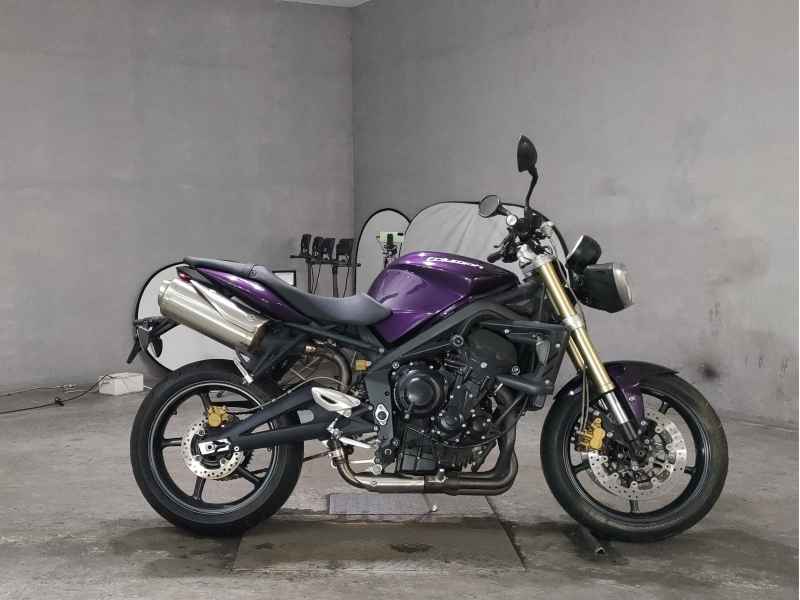 Triumph Street Triple 2011