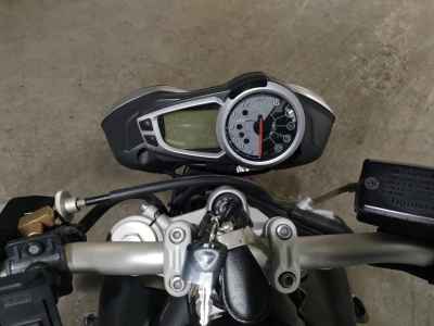 Triumph Street Triple 2011