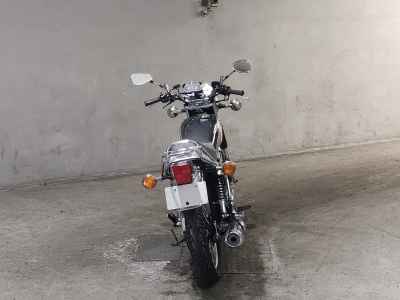 Yamaha SR400 2022